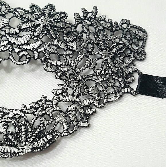 ⤵⤵#6 Masquerade Party Silver Venetian Lace Mask - Picture 3 of 3